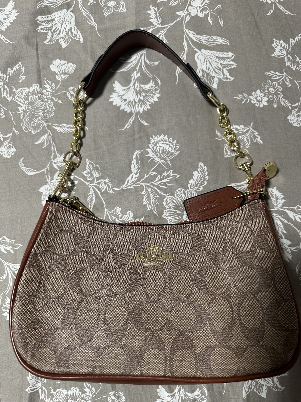Coach Teri Shoulder Bag CV933